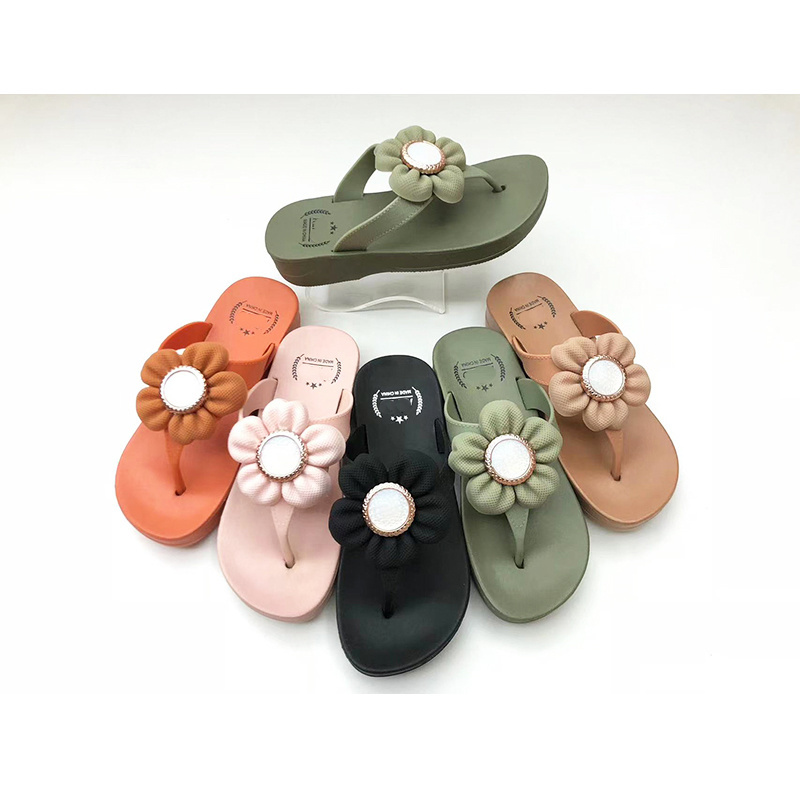 Nice design pvc summer beach slippers fashion casual flower platform flip flops soles