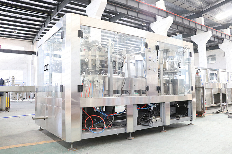 Full Automatic Can Filler And Seamer Machine Carbonated Beverage Canning Equipment