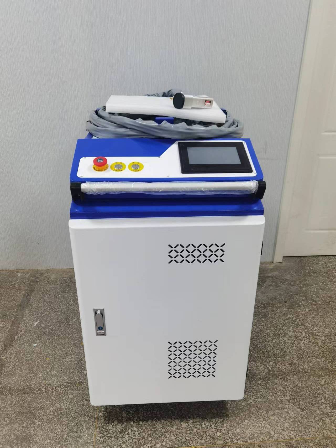 1500w 2000w 3000w Rust Removal Metal Clean Machines Fiber Laser Cleaning Machine