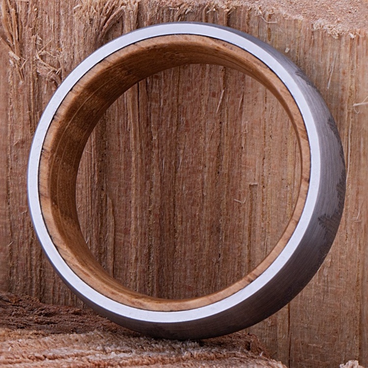 High Quality Fashion Jewelry 2022 Real Whiskey Barrel Wood Liner Sleeve Forest Laser 8mm Silver Tungsten Ring For Men