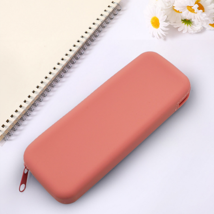 2022 New Fashion Japanese Style Customize Color Logo Square Silicone Pencil Case