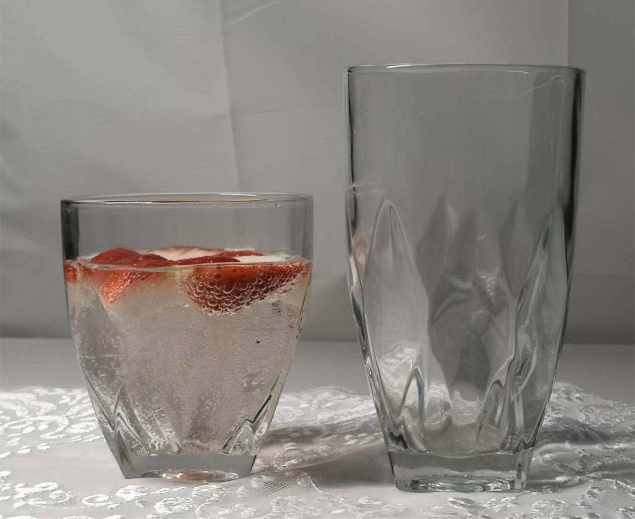 Transparent round mouth four corners thickened glass cold drink water cup whiskey square bottom cup