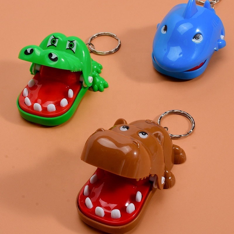 Hot sale new creative candy toy plastic crocodile mouth dentist bite finger game kids play fun random color funny gags toy candy