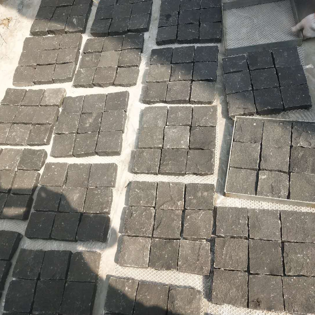 Natural outdoor paver granite tiles Outdoor granite cobbles stone on mesh