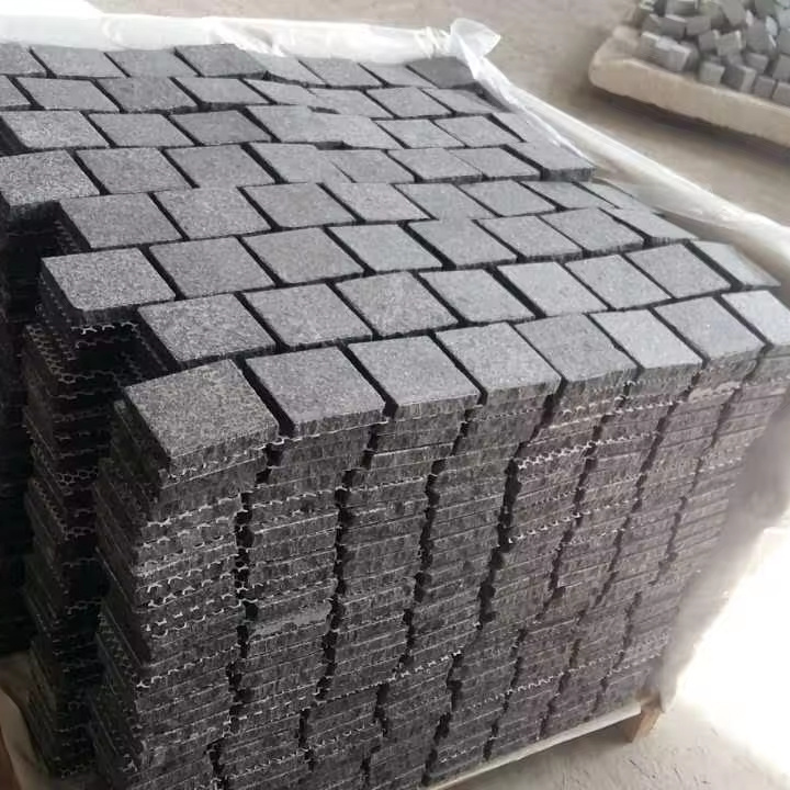 Natural outdoor paver granite tiles Outdoor granite cobbles stone on mesh