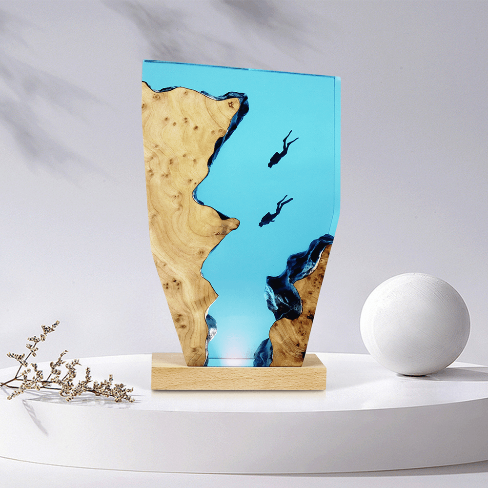 Christmas Gift microscopic model Creative Ocean Cave Diver Desktop Decoration Art Decorative Resin Lamp night light