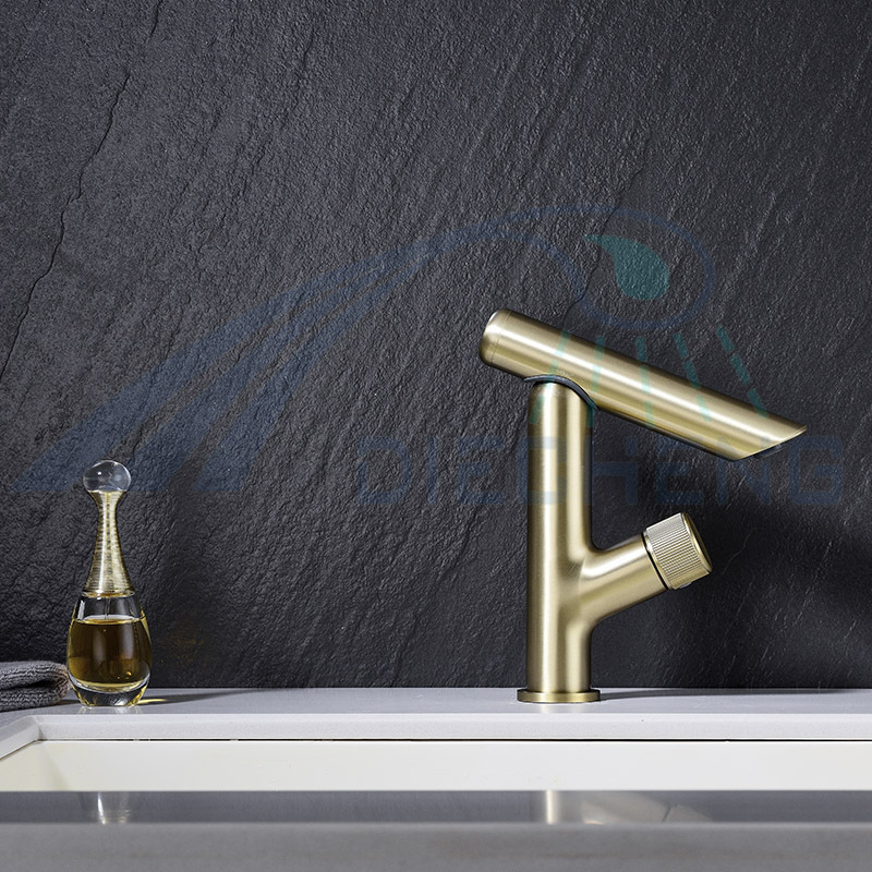 Diecheng Single Handle Hole Gold Bathroom Basin Sink Tap Brushed Gold Sink Faucet Brass Waterfall Wash Mixer Faucet For Bathroom