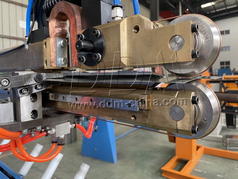 2022  Most Popular  Brand DMSW -30-1Z/6 Round Pipe HAVC Duct Seam Welding and Stitch Welder Machine