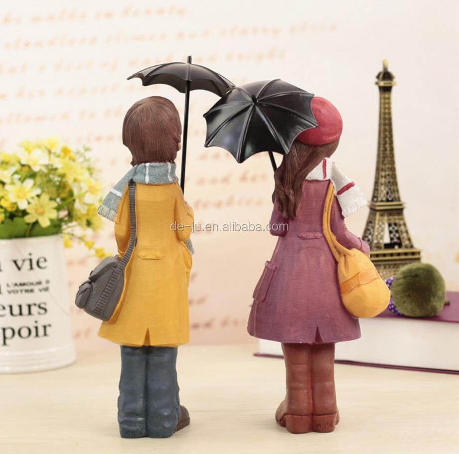 Wholesale Nordic Tabletop Umbrellas Long Coat Couple Resin Lover Figurine