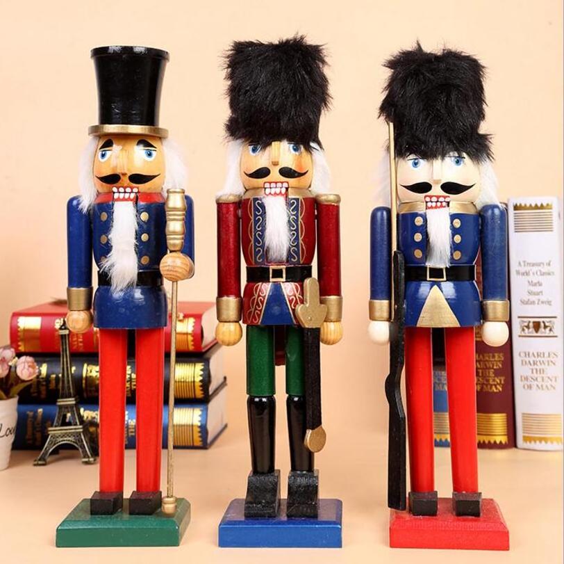 Nordic Style Wooden Figurines Giant Outdoor Christmas Nutcracker Decoration