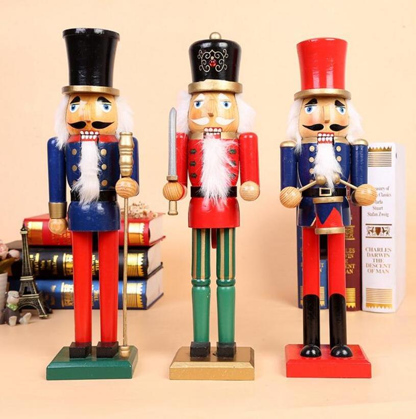 Nordic Style Wooden Figurines Giant Outdoor Christmas Nutcracker Decoration