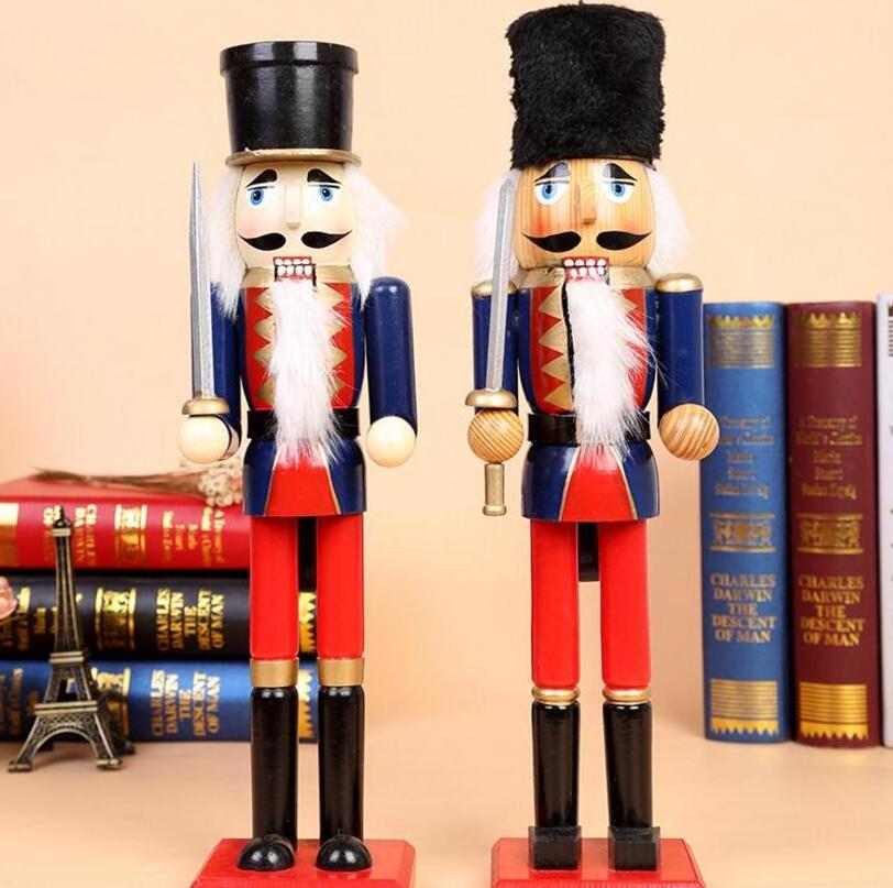 Nordic Style Wooden Figurines Giant Outdoor Christmas Nutcracker Decoration