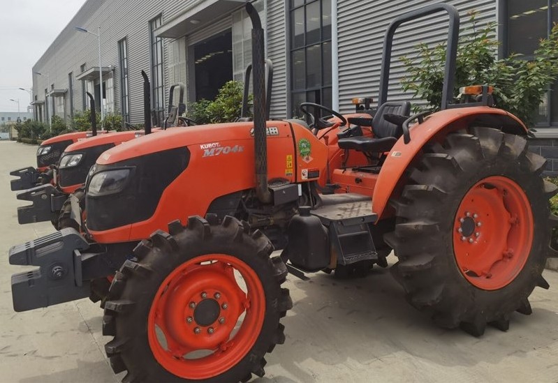 Used Japanese tractor KUBOTA farm tractors 70HP 95HP 100HP 130HP 4x4 wheeled tractor for sale