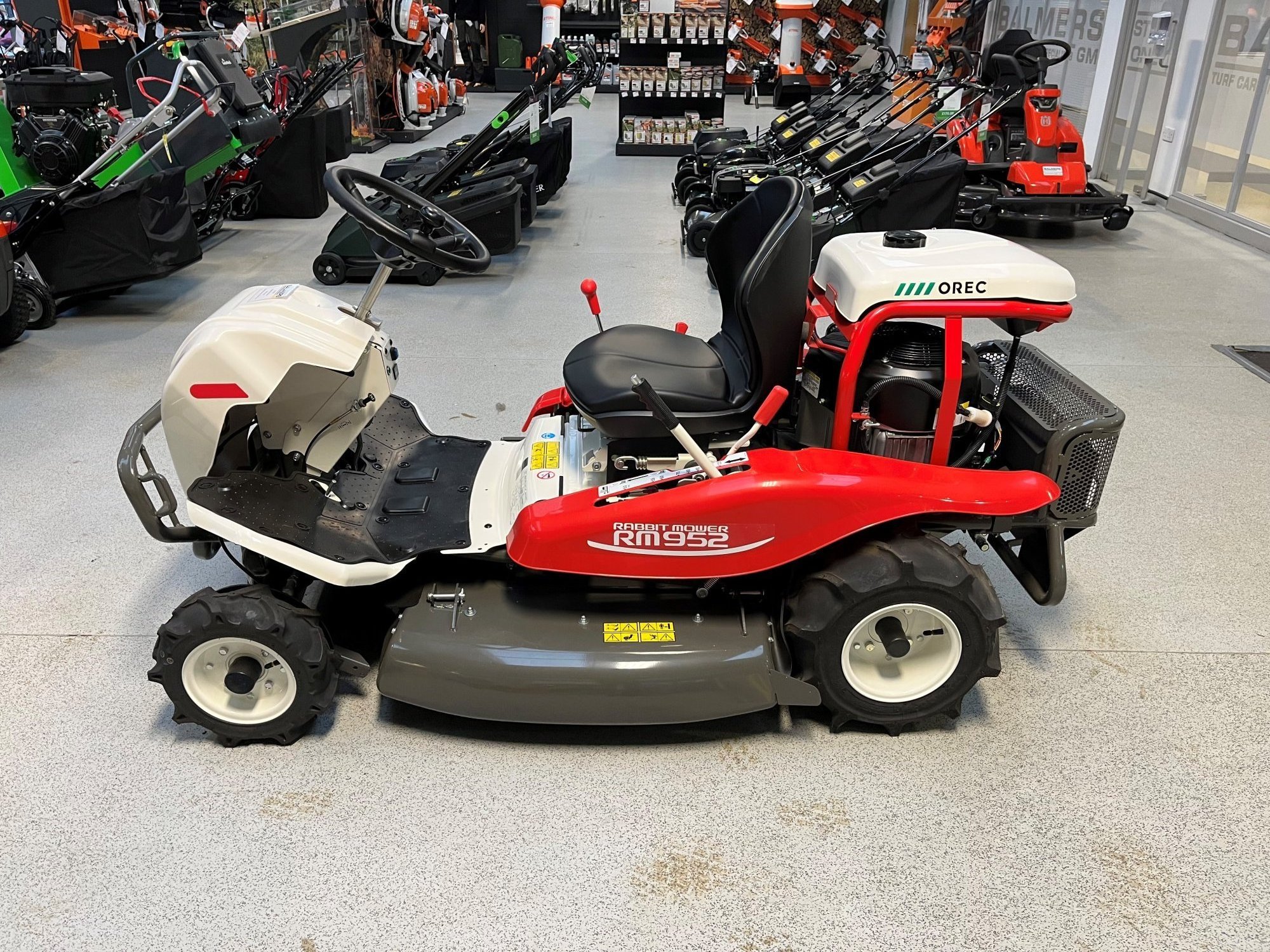 Cheap Supply  Of Used OREC RABBIT. RM982F lawn  Mower BRIGGS And STRATTON engine cutting 98 cm hydrostatic