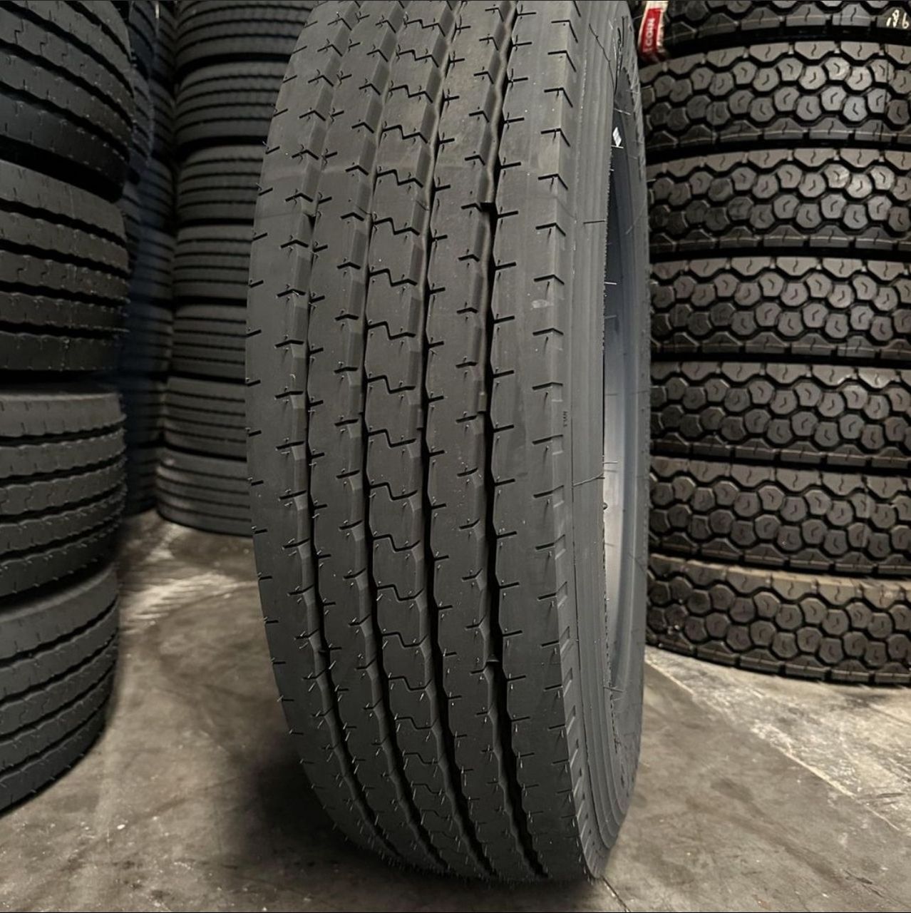 Second Hand Tyres / Perfect Used Car Tyres  Pure Quality Second Hand Tyres / Perfect Used Car Tyres Bulk Quantity Available