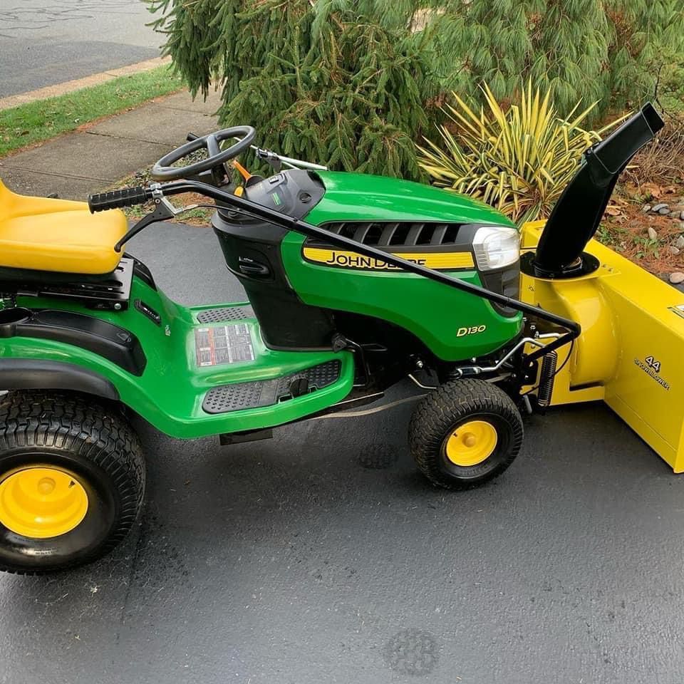 2022 John Deer X384 Lawn  Garden Tractors gasoline riding lawn mower tractor garden lawn mower 764cc for sale with fast delivery