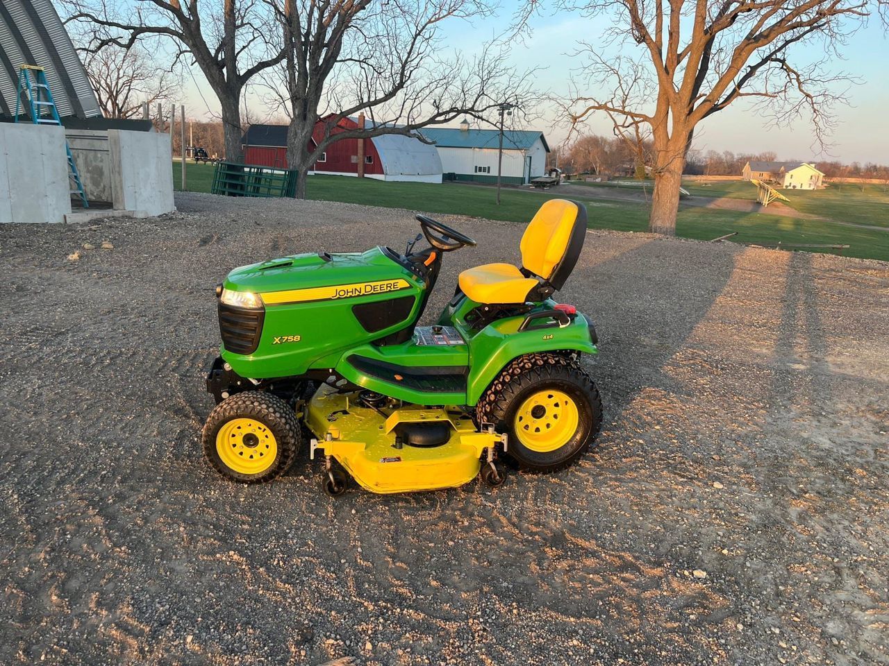 2022 John Deer X384 Lawn  Garden Tractors gasoline riding lawn mower tractor garden lawn mower 764cc for sale with fast delivery