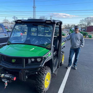 Fairly used JOHN DEERE GATOR XUV550  for sale to florida usa with fast delivery