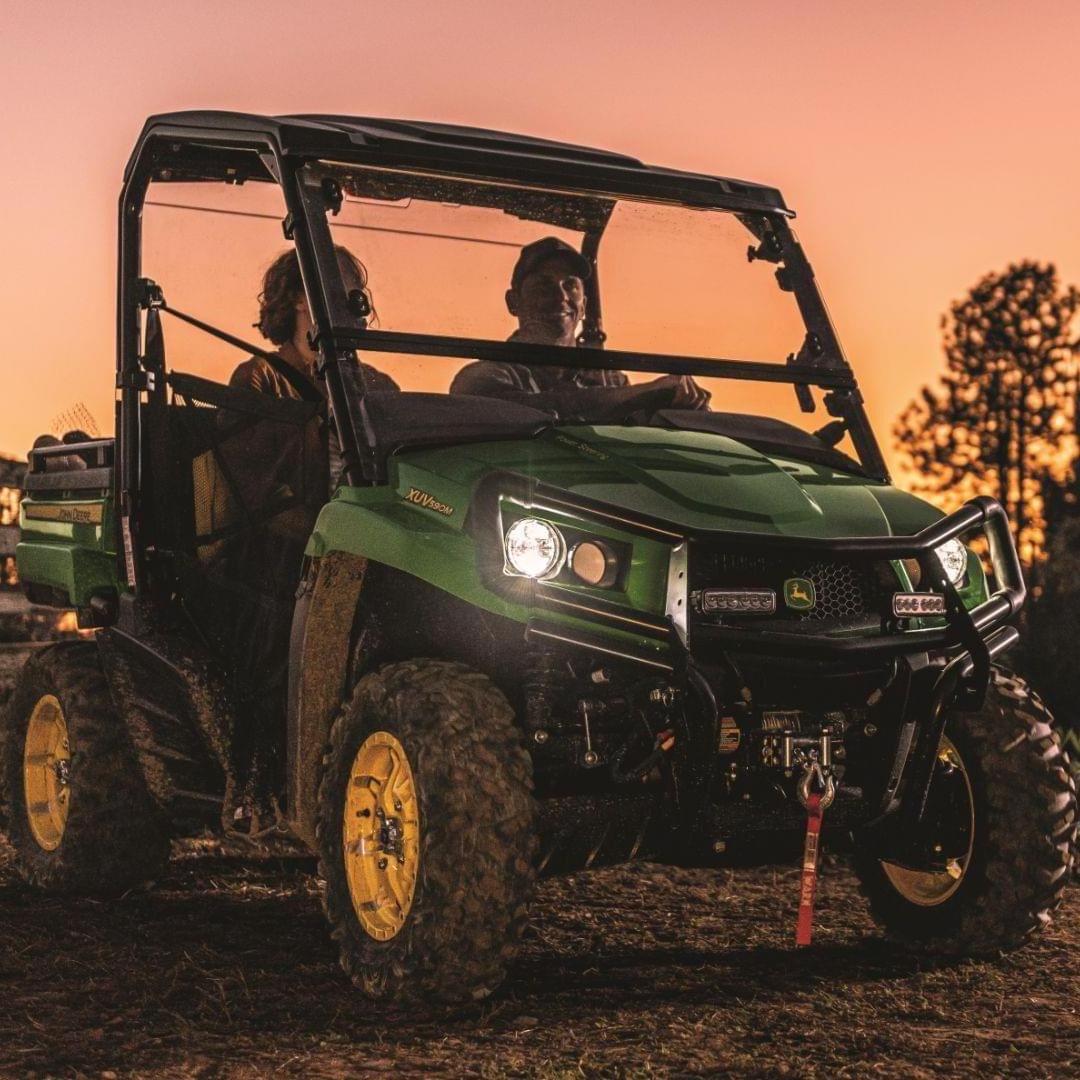 Fairly used JOHN DEERE GATOR XUV550  for sale to florida usa with fast delivery