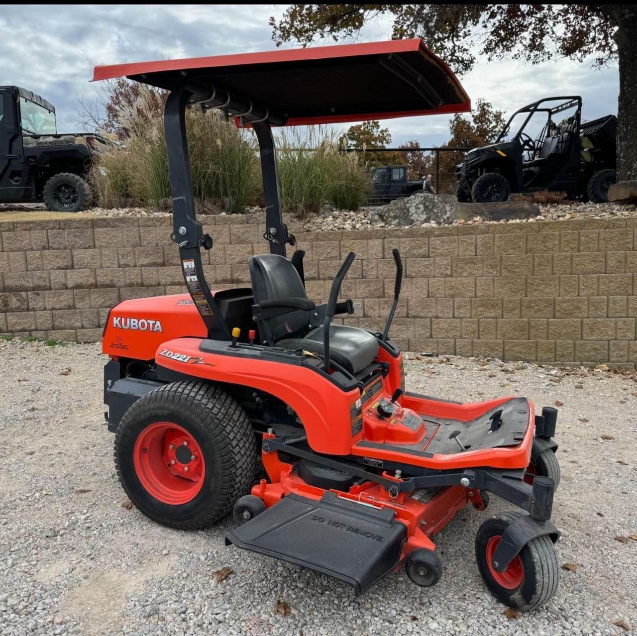 Cheap Kubota 4X4 Tractor for Agriculture M704K Tractor Farm Machine Lawn Mowing Tractor