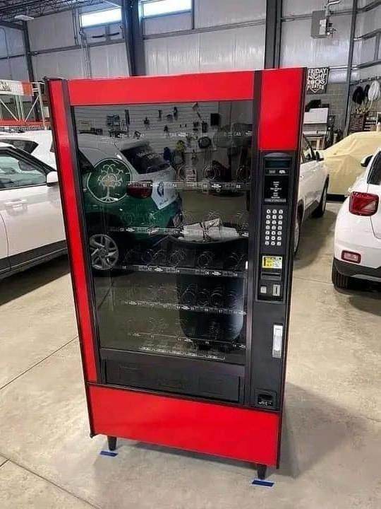 New Vending Machines at Wholesale Prices / Automated Coffee Vending Machine card Vending Machine for Food and Drinks Snacks