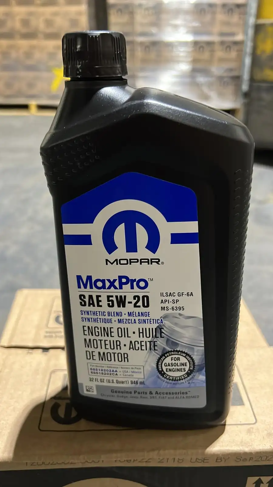 Mopar MaxPro Synthetic Blend 5W-20 Engine Oil 946 mL