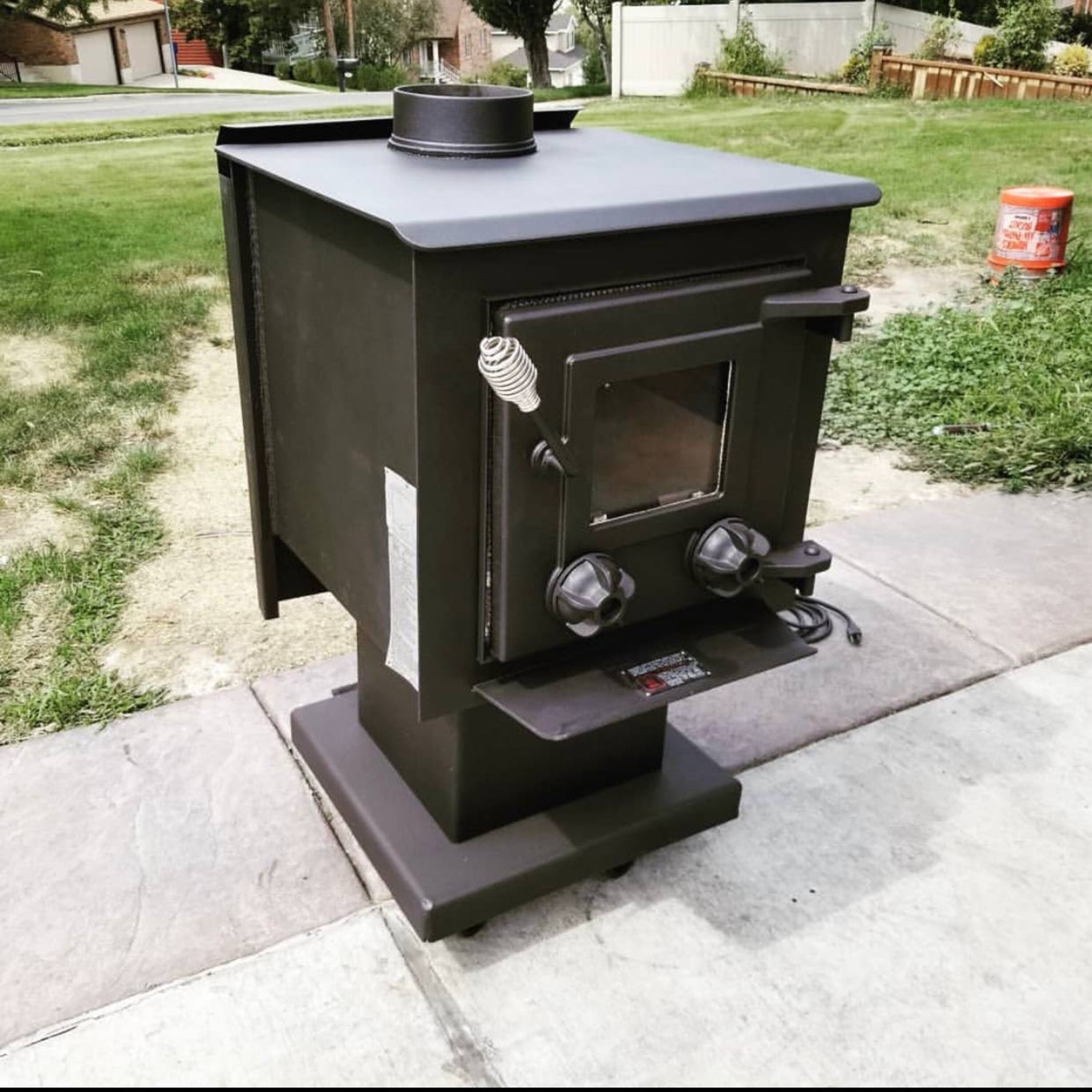 High Quality Small Modern Wood Pellet Stove / 120 kg Weight Wood Burning Fireplaces Stove for sale