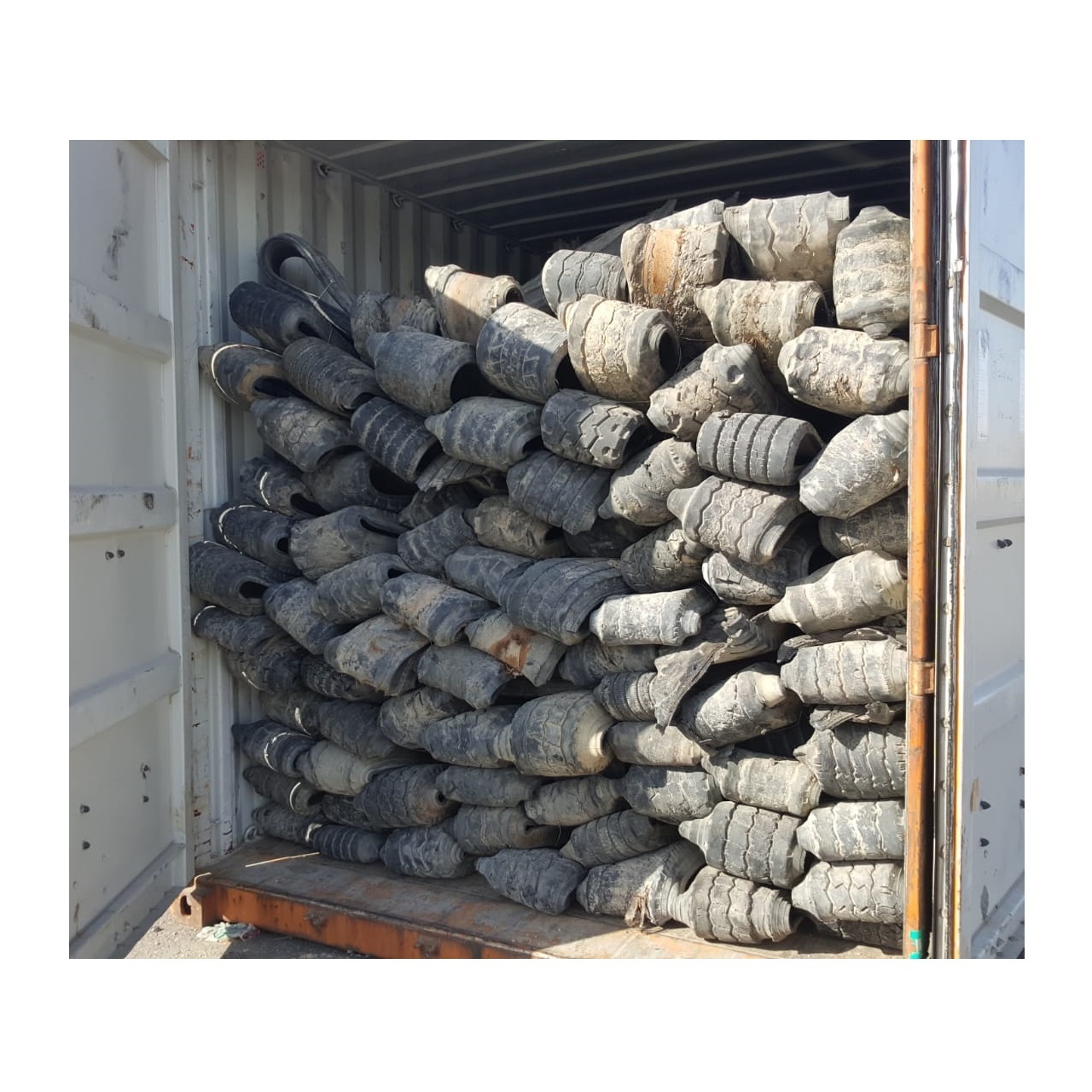 Wholesale Supplier Of Bulk Stock of Used Waste Tires Tyre Scraps / Baled Tire Scrap Fast Shipping