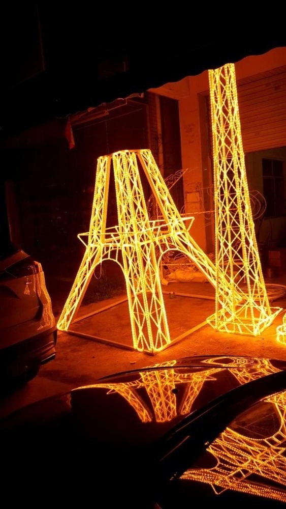 Eiffel Tower decorative christmas motif lights