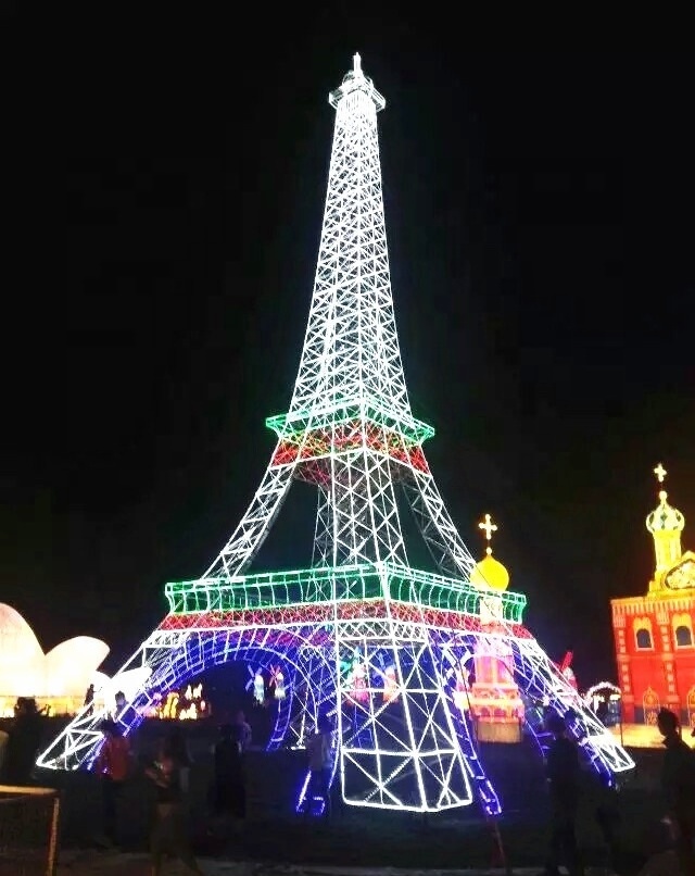 Eiffel Tower decorative christmas motif lights