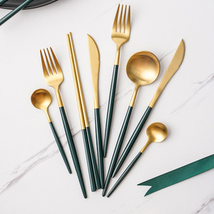 New design stainless steel cutlery bulk gold flatware with green handle Luxury party plates and cutlery