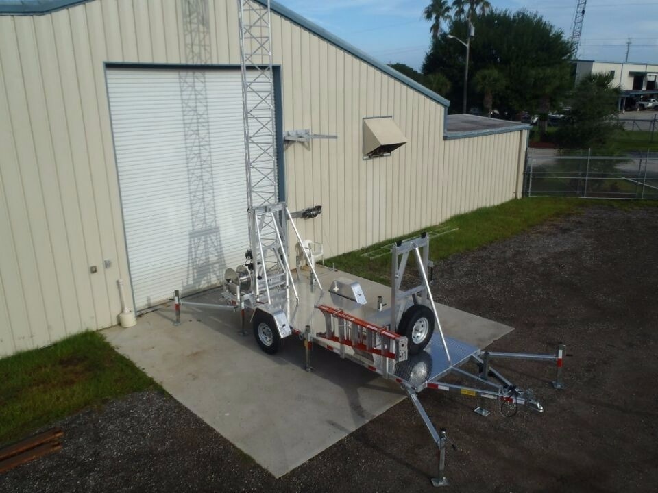 Telescopic Towers Cell on Wheels Trailer Tower