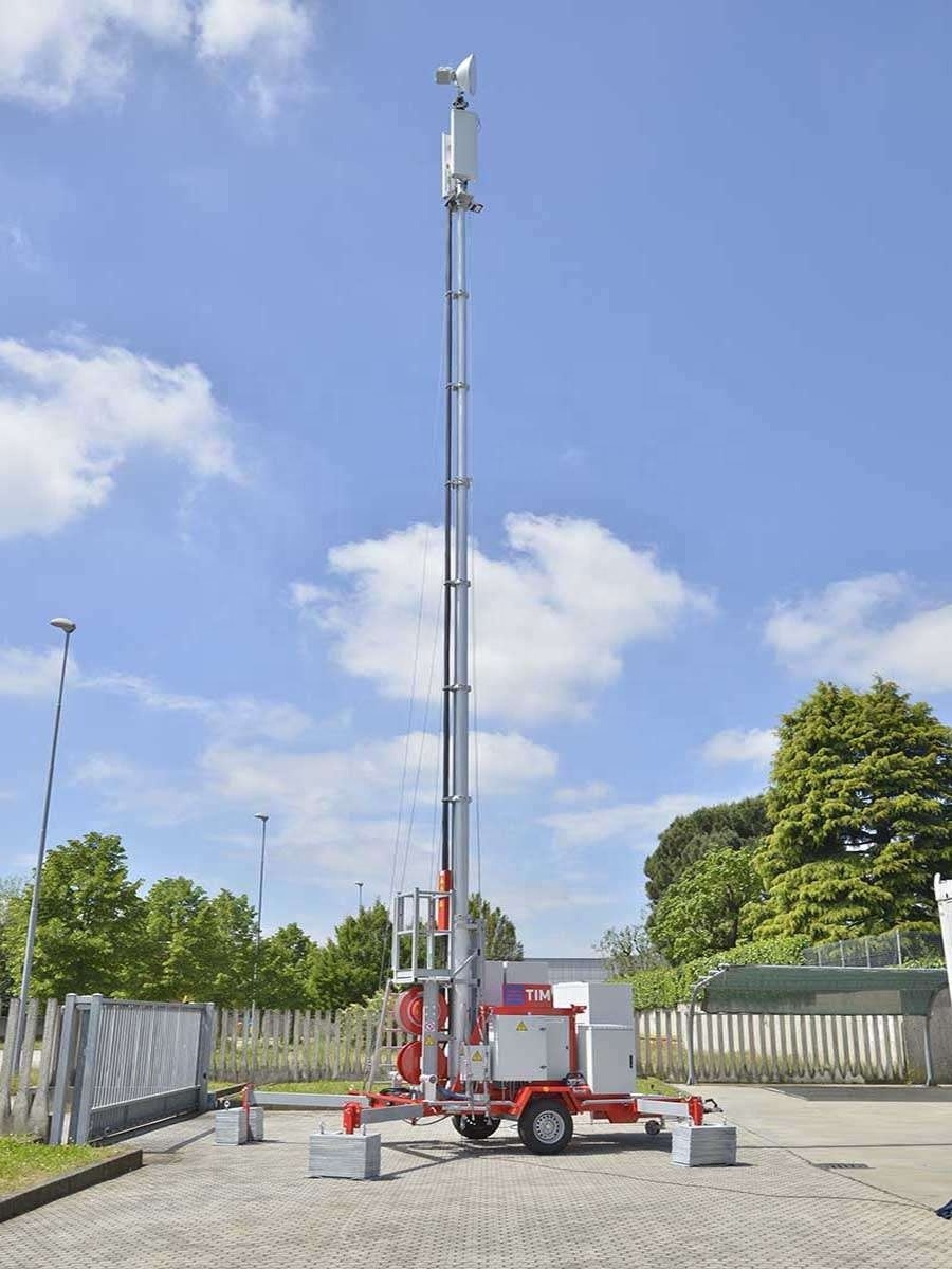 35M Portable Telescopic Mobile Trailer Antenna Tower With Wheel