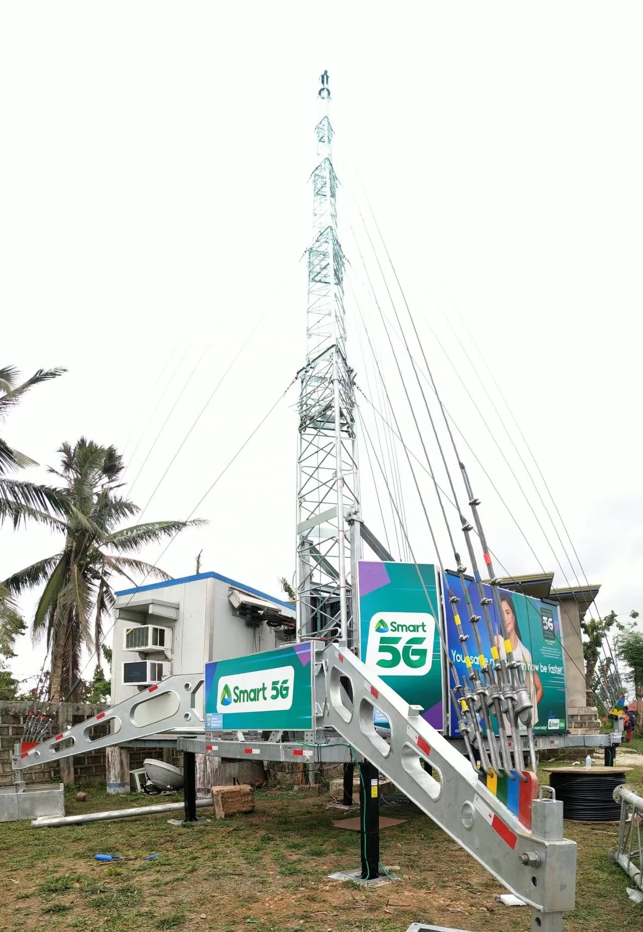 COW Telescopic Mobile Telecommunications Signal Tower