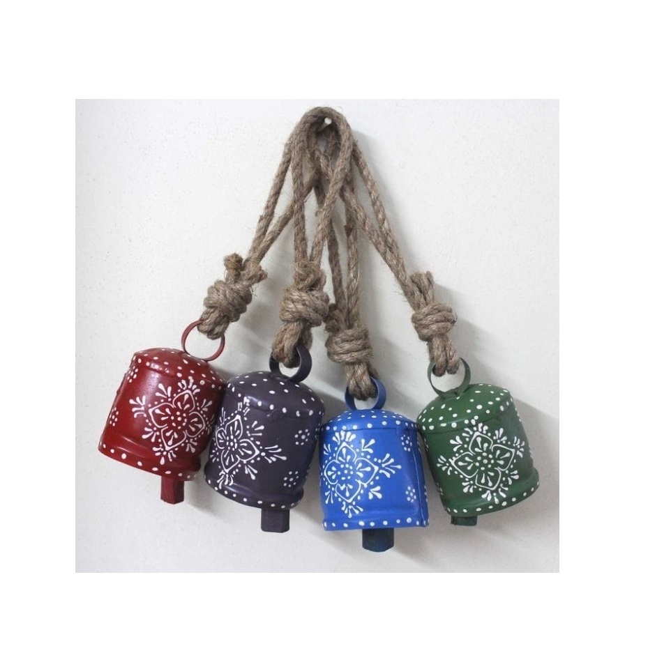 Set of Three Decorative Glossy Silver Finished Metal Christmas Trumpet Bell for Decoration Outdoor and Interior Home Decoration