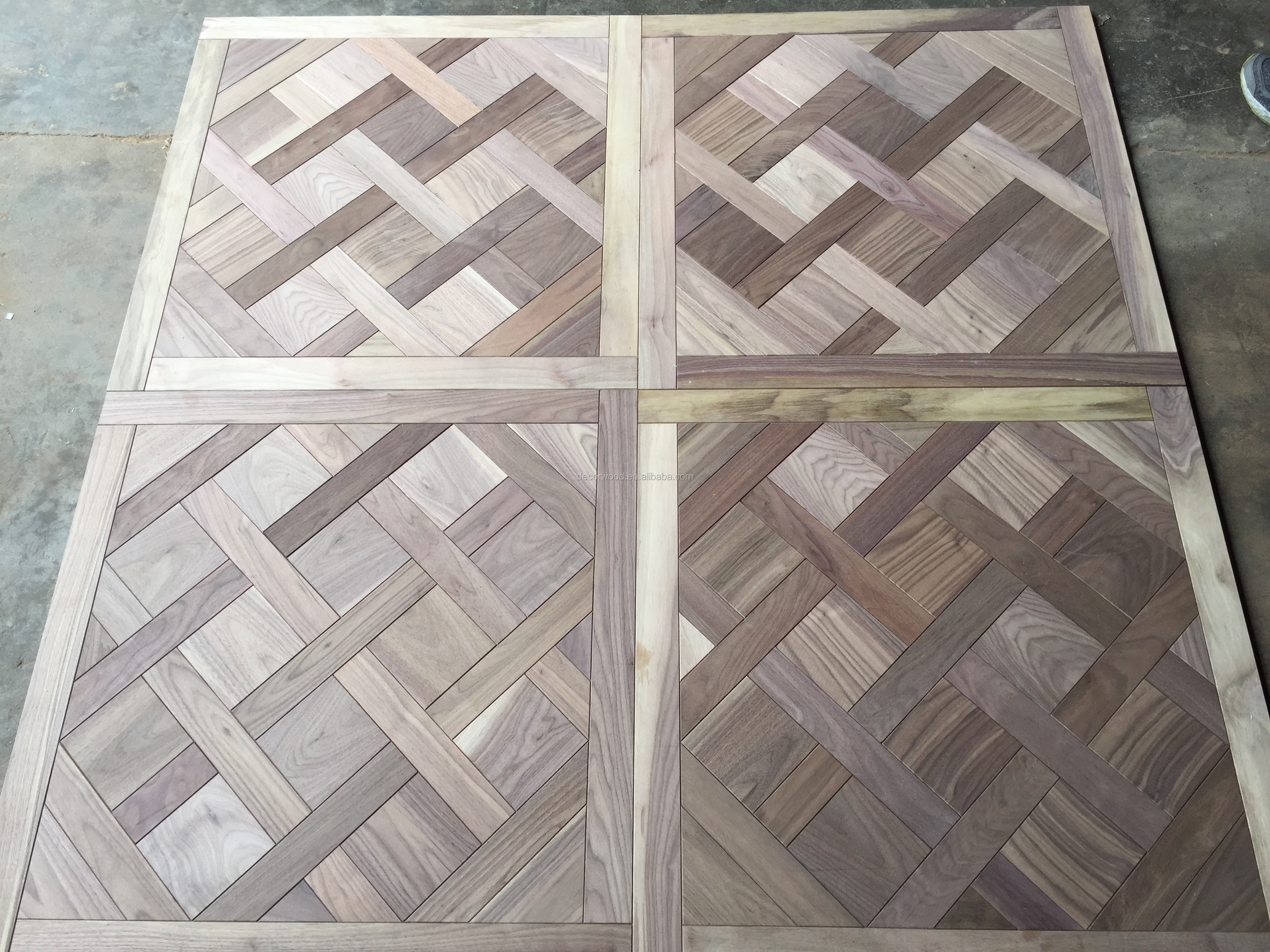 Hardwood oak bordeauxe pattern parquetry wood flooring