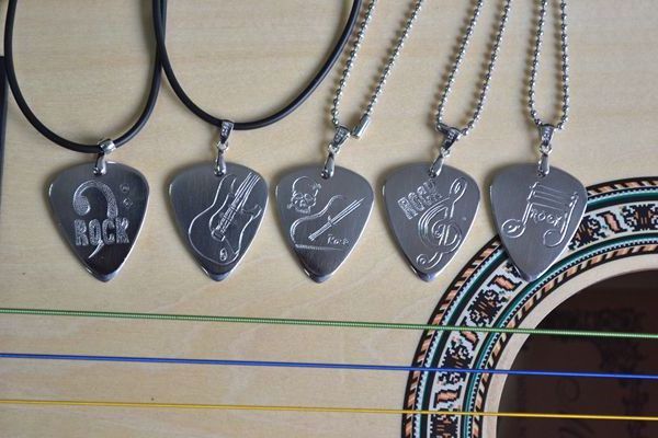 dedo music custom guitar picks / guitar pick necklace / 5 string bass guitar pick