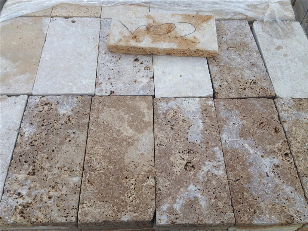 Deedgreat Natural Tumbled Antique Beige White Travertine Marble French Pattern Paving Tiles For Patio And Floor