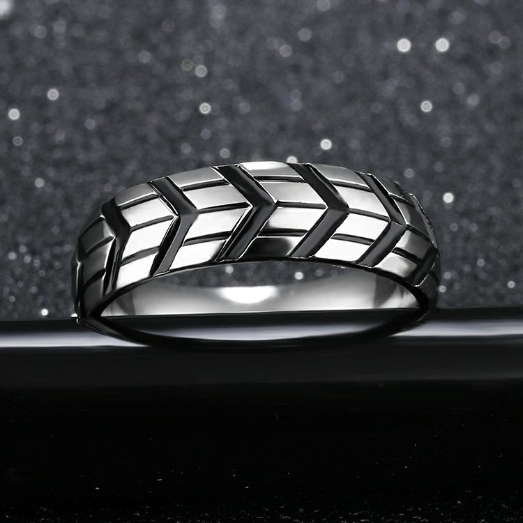 Wholesale Cool Men's Gifts Jewelry Waterproof Stainless Steel Steel Engraved Tires Finger Rings