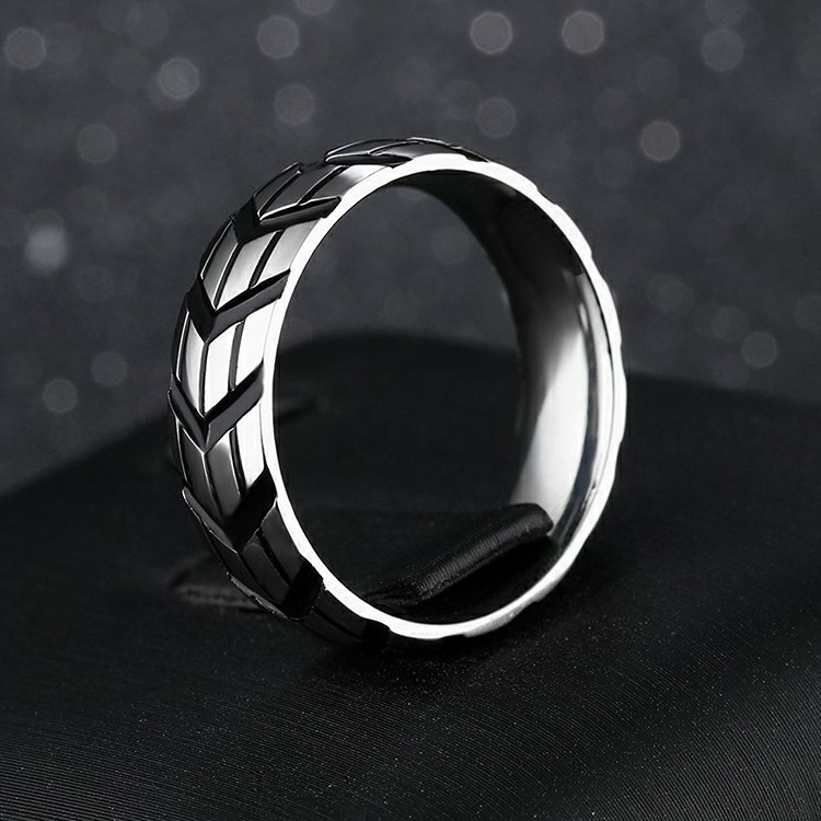 Wholesale Cool Men's Gifts Jewelry Waterproof Stainless Steel Steel Engraved Tires Finger Rings