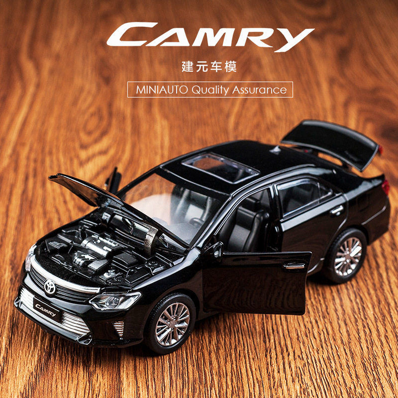 Die casting 1:32 Camrys car alloy model car mould sound and light pullback door can open metal collection decoration car model