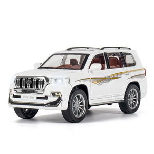 1:32 Car toyota land cruiser model car diecast Pra da model metal pull back toy cars