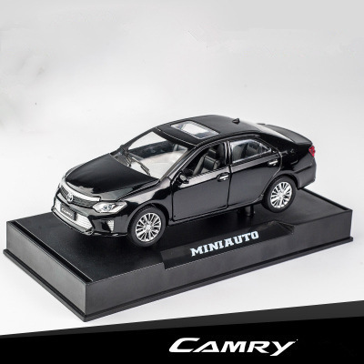 Die casting 1:32 Camrys car alloy model car mould sound and light pullback door can open metal collection decoration car model