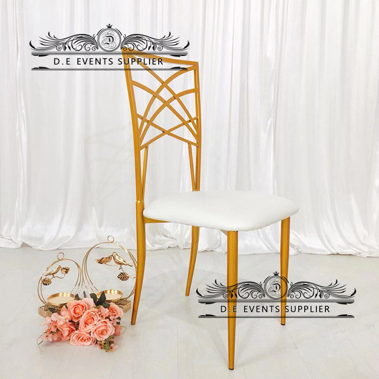 China Factory Wholesale White Chiavari Chair With Cushions Banquet Chivari Chairs Wedding Chavari Chairs