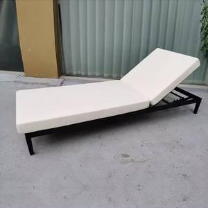 Leisure Sun Beds Outdoor Furniture Poolside Aluminum Sun Lounger Day Bed With Cushion