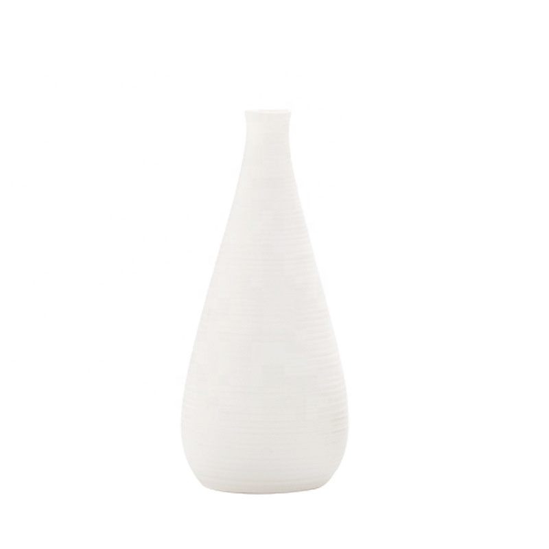 Factory Directly Sell White Ceramic Flower  Vase Simple  Vase Use Ceramic Vase Indoor Office Home Decor