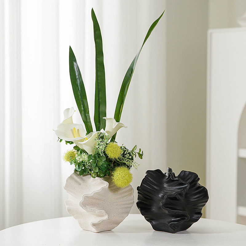 Modern Minimalist Matte White Ceramic Shell Shape Vases Irregular Decoration for Garden Flower Arrangements Office Home Decor