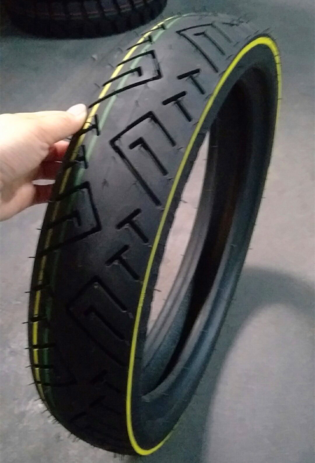 130/70-12 motorcycle tubeless tires 14'17'18'19'21  motorcycle tires 130/70-13