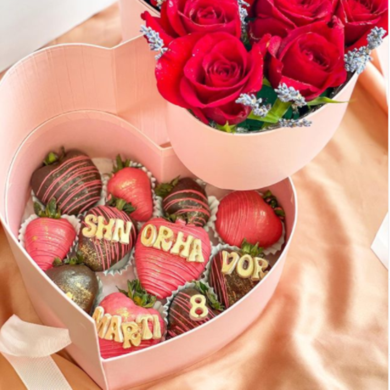 New Arrival Chocolate Packaging Box Double Layer Heart Shape Box Strawberry Chocolate Luxury Box with Clear Window