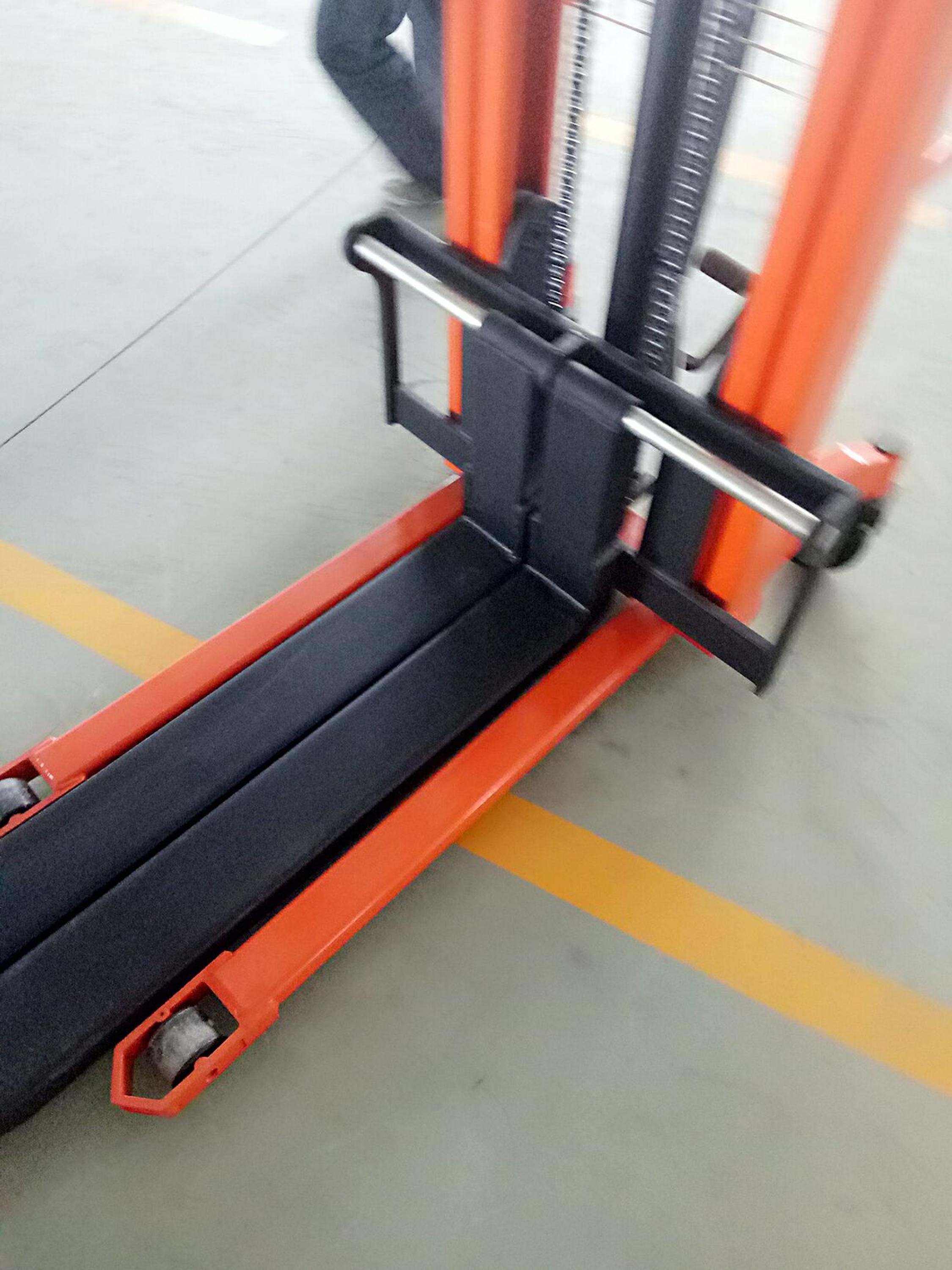 top sales Self  hand forklift Loading Pallet Stacker DPC manual Hydraulic Stacker Forklift 5ton lifting equipment